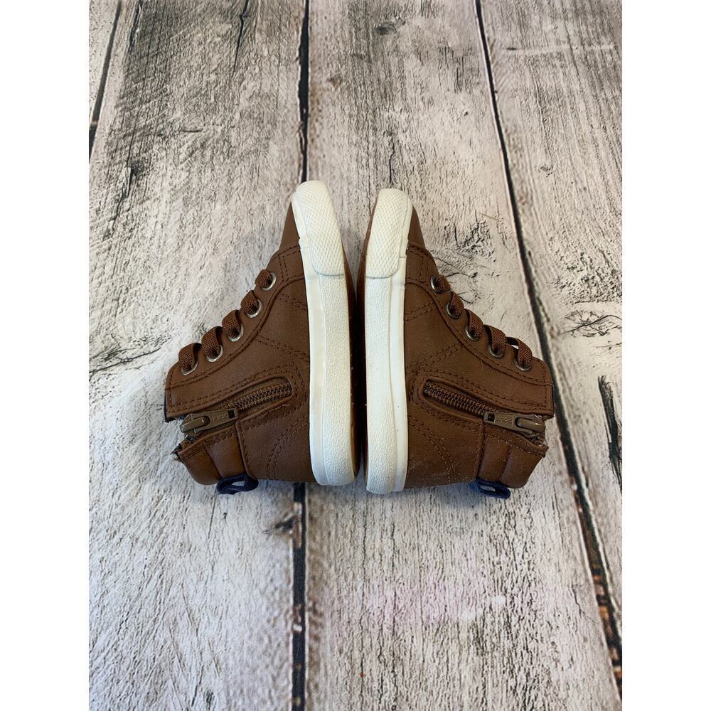 CAT & JACK Boy’s Mateo High Top Sneakers / Size: 5 - Picture 4 of 10